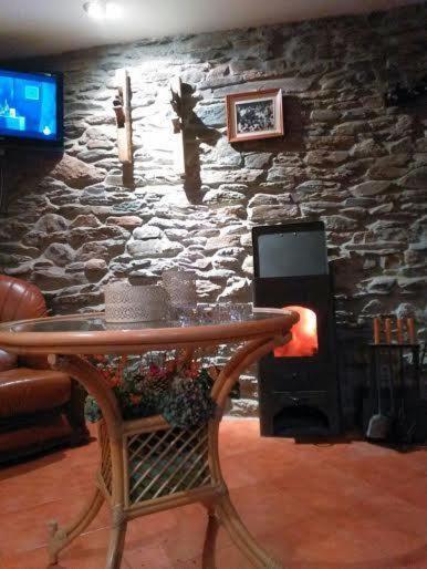 Casa Rural La Fuente Tejedo del Sil Eksteriør billede